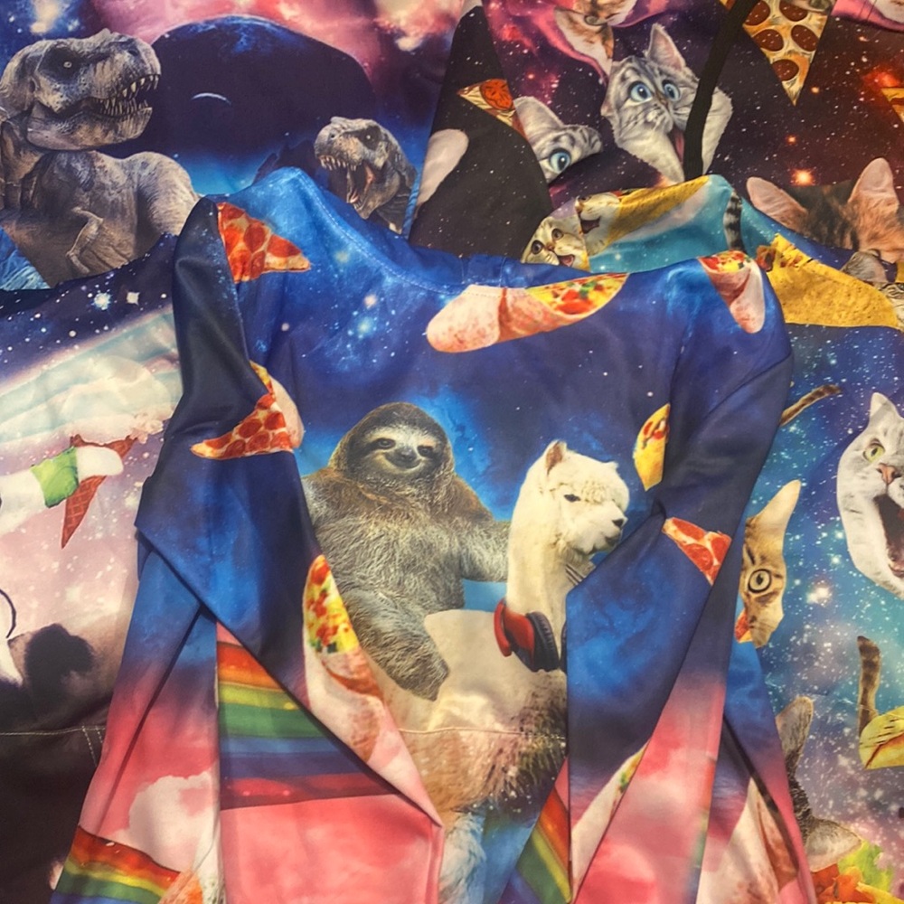 Hooded printed sweatshirts